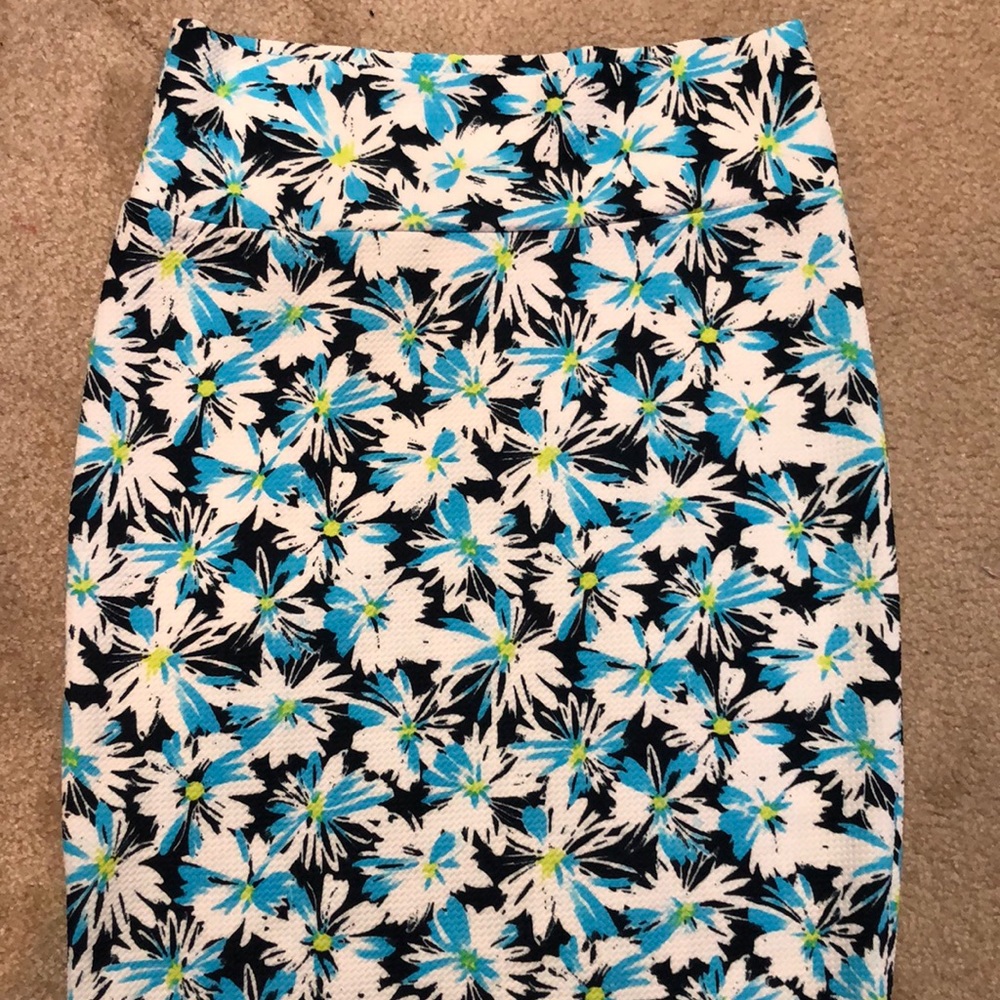 LuLaRoe Cassie pencil skirt